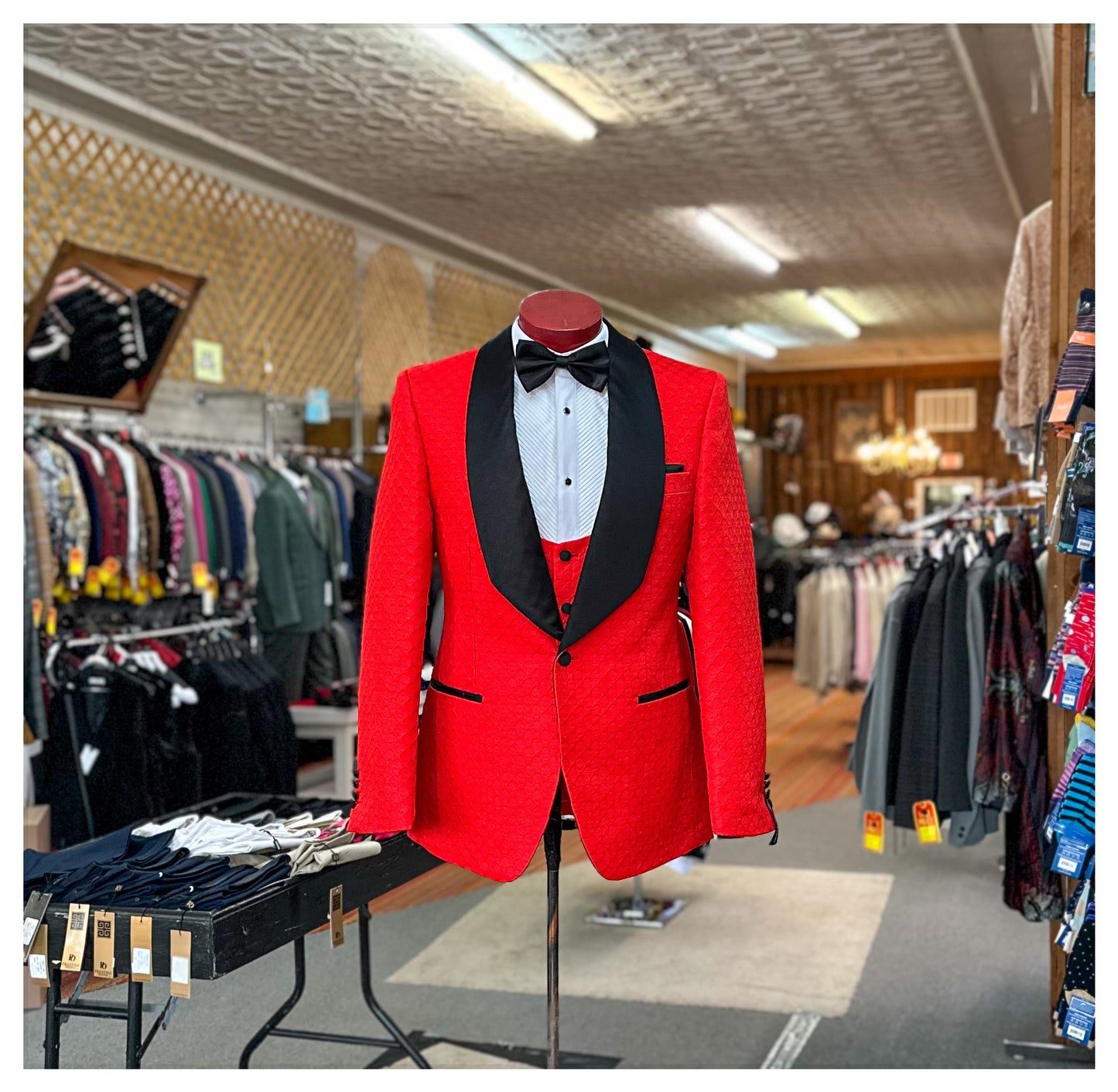 Circle Chain 3 Piece Tuxedo - Red