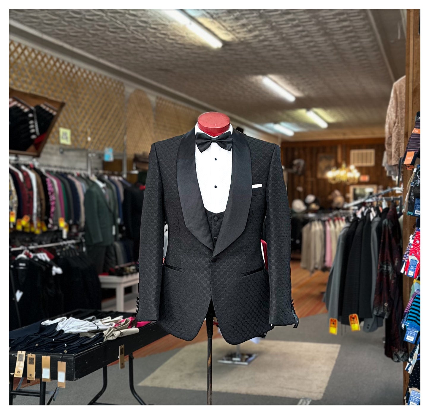 Circle Chain 3 Piece Tuxedo - Black